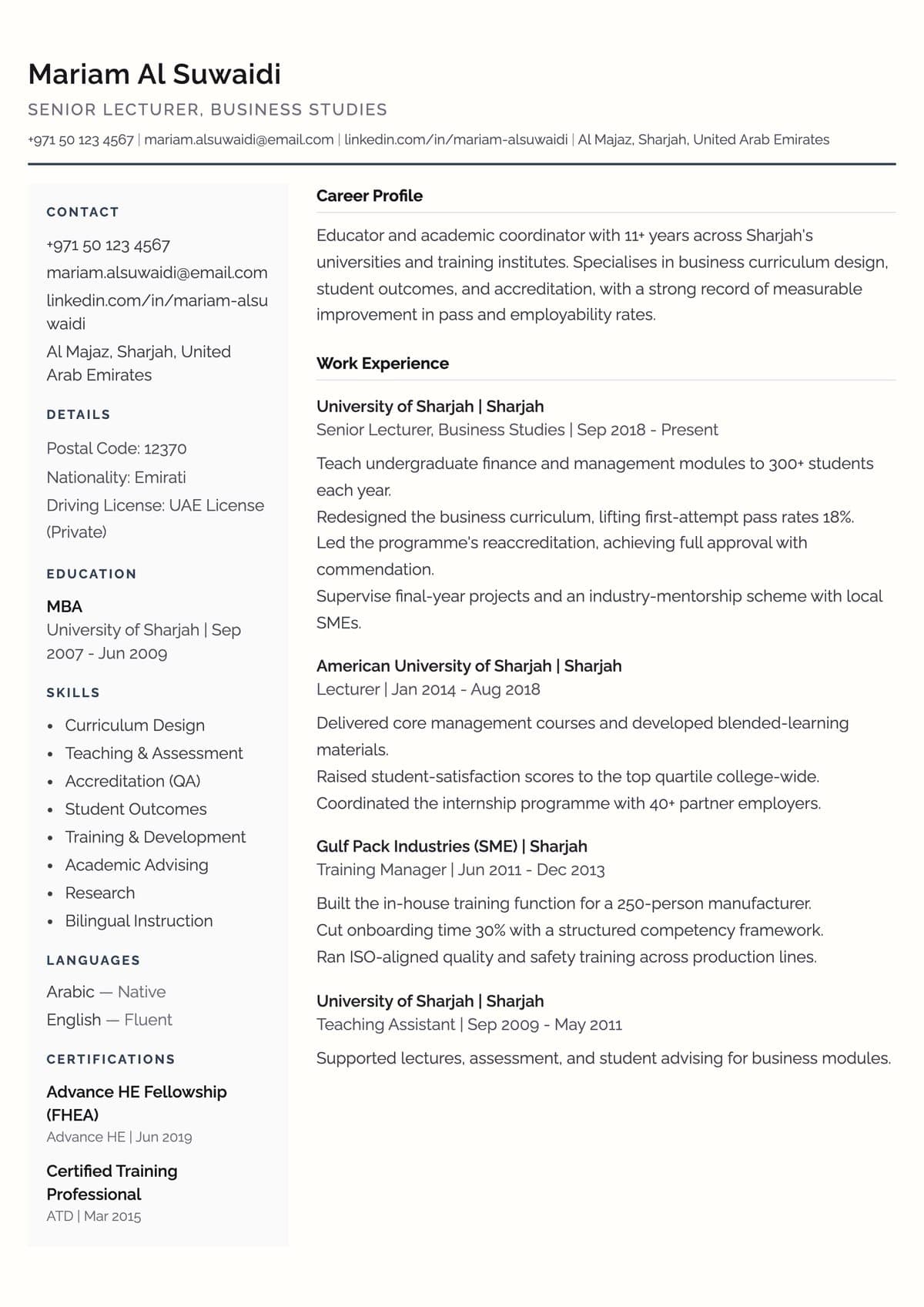Sidebar Classic CV template for الشارقة